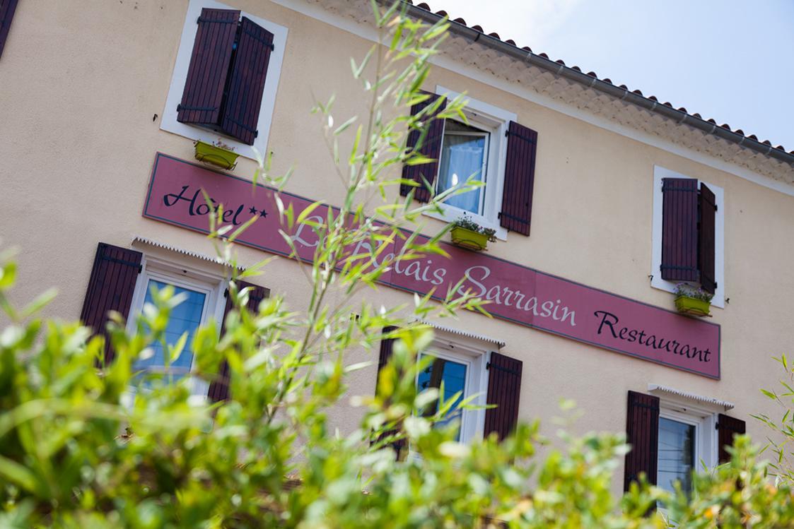 Logis Le Relais Sarrasin Hotel Vezenobres Exterior photo